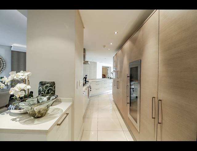 5 BEDROOM APARTMENT TO LET IN HOUGHTON ESTATE